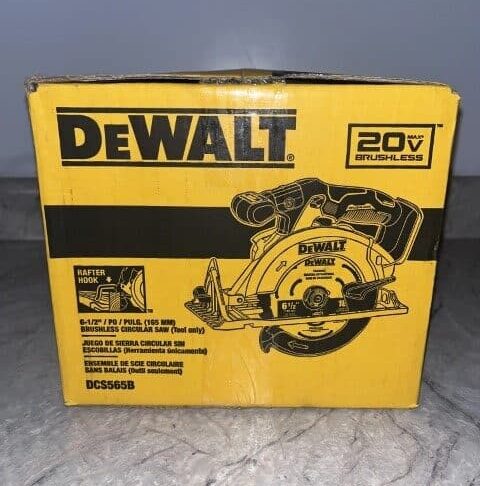 DeWalt 6 1/2 Inch Circular Saw
