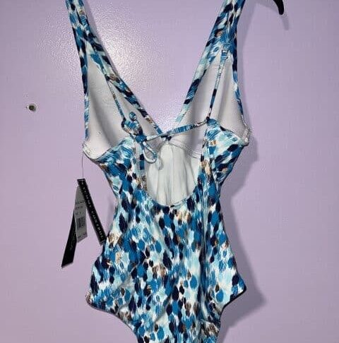 La Blanca Blue Mosaic Print One-Piece Swimsuit – Size 6 - Image 5
