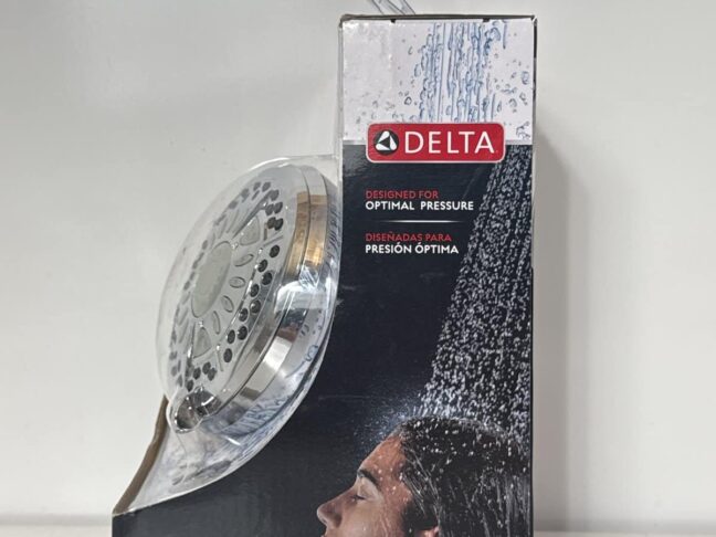 Delta 6 Spray Patterns Shower Head in Chrome - Image 8
