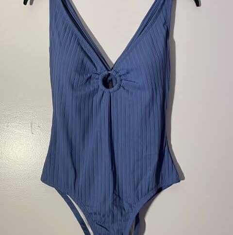 Women Medium Coverage One Piece Wide Ribbed Ring Swimsuit Size M