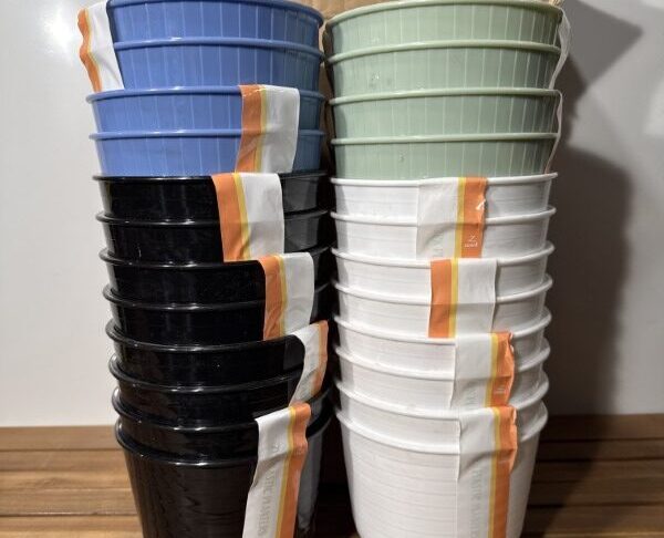 Plastic Planters 12 Pack Multiple Colors - Image 4