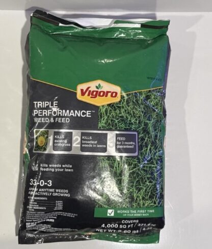 Vigoro Triple Performance weed and feed covers 4,000 sqft