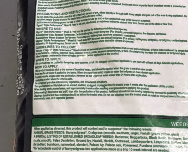 Vigoro Triple Performance weed and feed