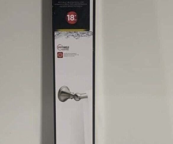 Delta Crestfield Towel Bar 18'