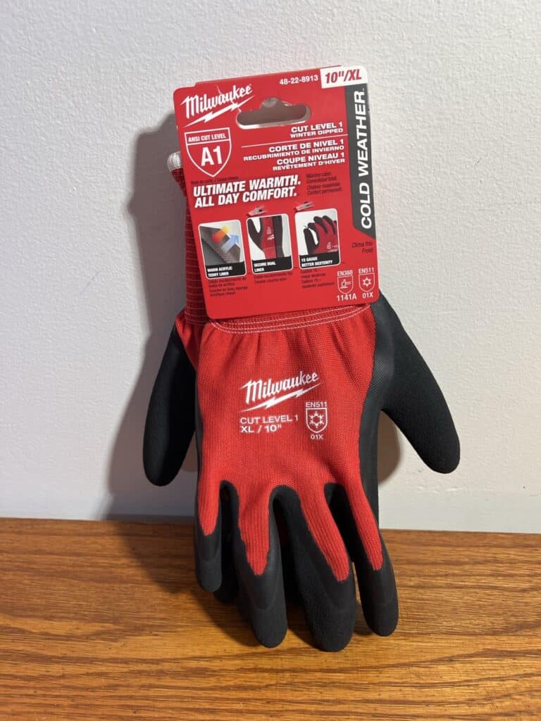 Milwaukee X-Large Level 1 Cut Resistant Insulated Winter Work Gloves with Latex Coating​