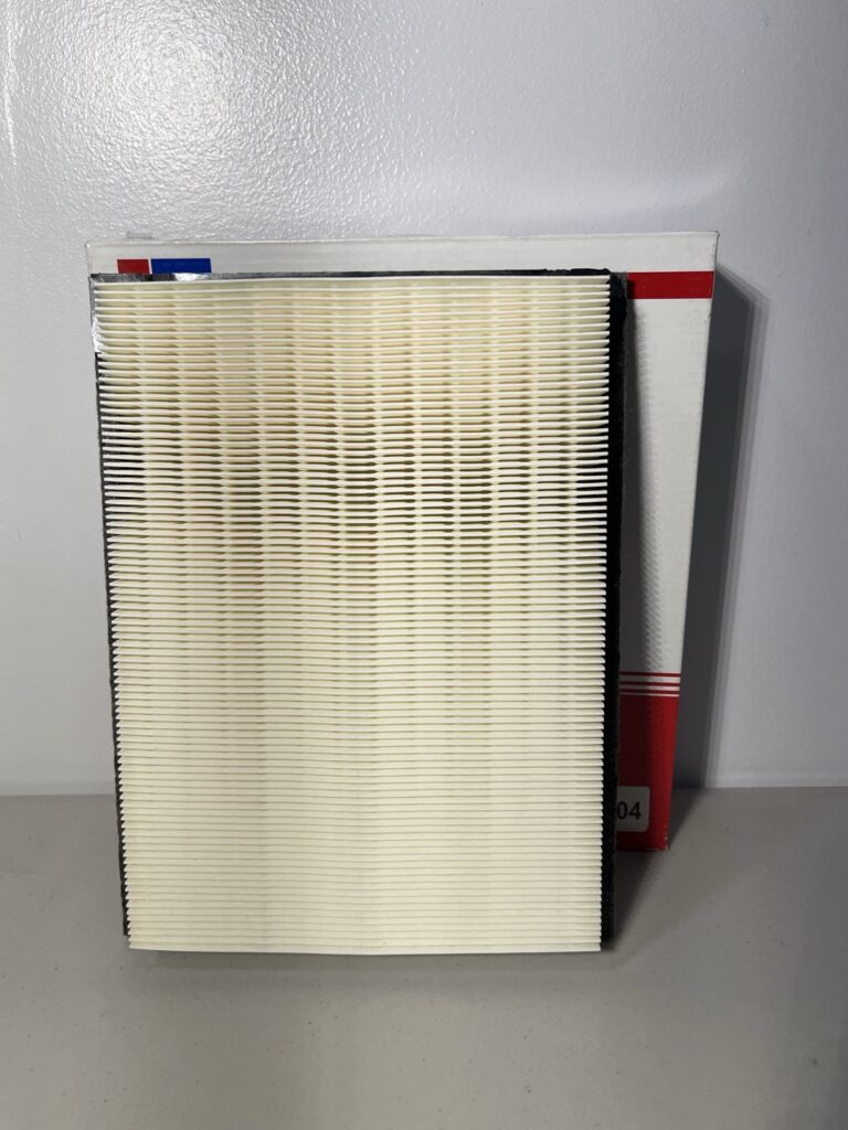 Carquest R88804 Engine Air Filter for Ford & Lincoln V8 5.4L Models (2004–2008) - Image 2