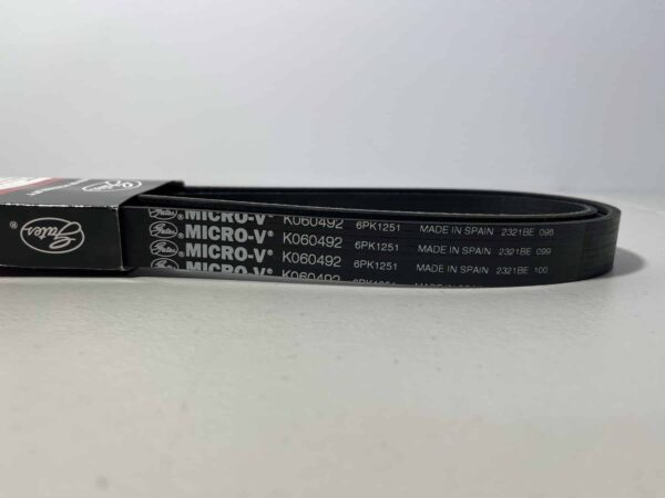 Gates K060492 Micro-V Serpentine Belt – 6-Rib